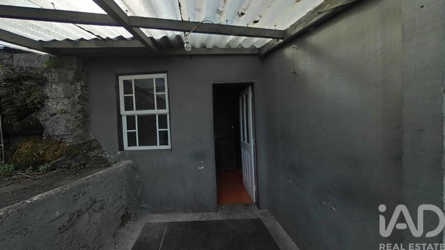 Moradia T3 para Venda em Lajes do Pico Foto 19