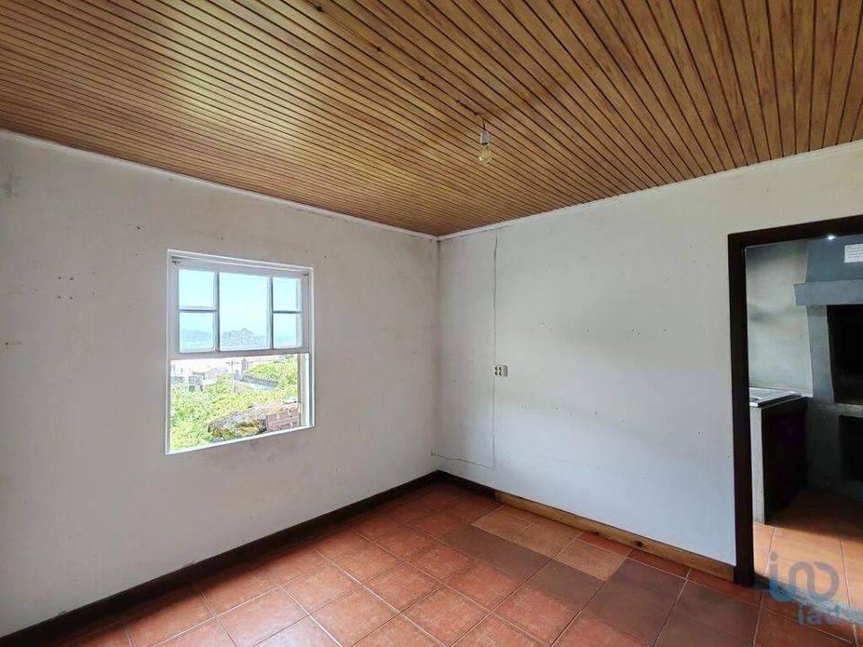 Moradia T3 para Venda em Lajes do Pico Foto 7