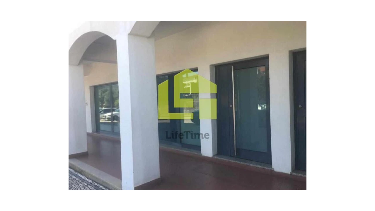 Loja para Venda em São Vicente da Beira Foto 1