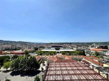 Apartamento T5 para Venda em Santo Antonio dos Olivais