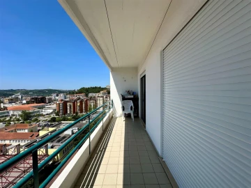 Apartamento T5 para Venda em Santo Antonio dos Olivais