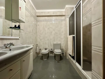 Apartamento T5 para Venda em Santo Antonio dos Olivais