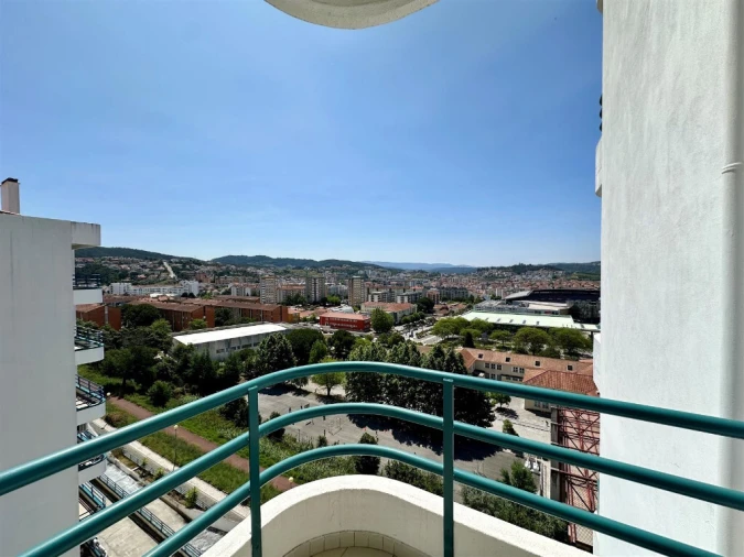 Apartamento T5 para Venda em Santo Antonio dos Olivais Foto 22