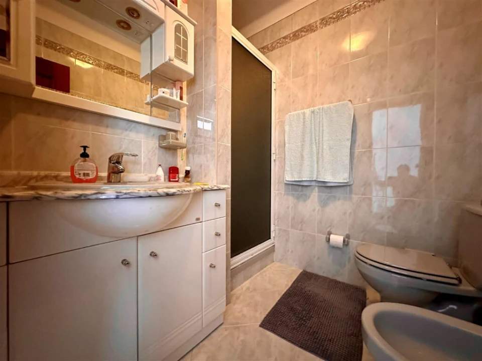Apartamento T5 para Venda em Santo Antonio dos Olivais Foto 13