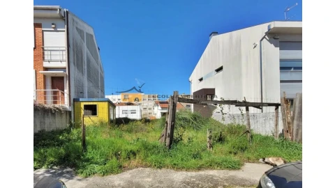 Terreno para Venda em São Mamede de Infesta e Senhora da Hora