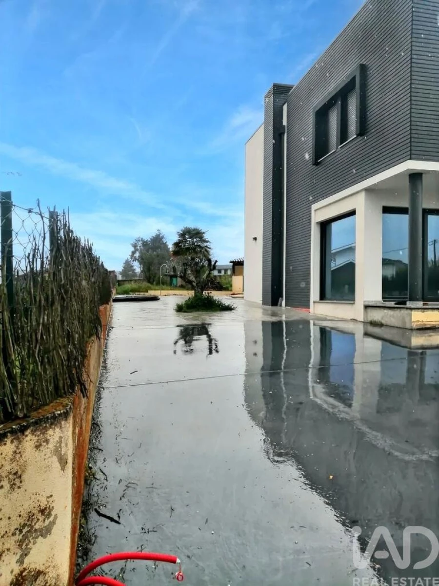 Moradia T4 para Venda em Vale de Anta Foto 2