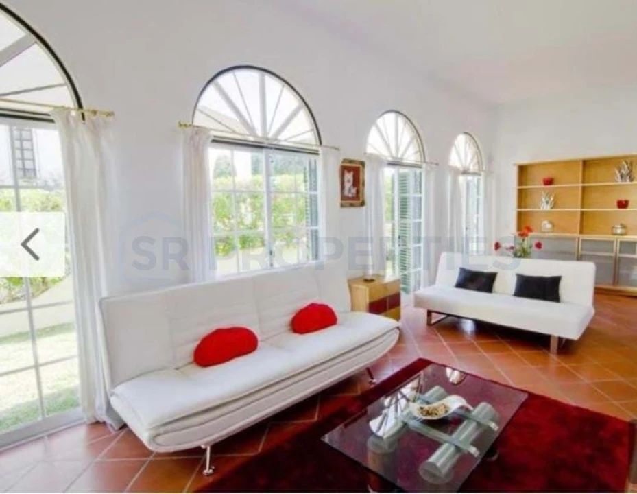 Moradia T4 para Venda em Quarteira Foto 9