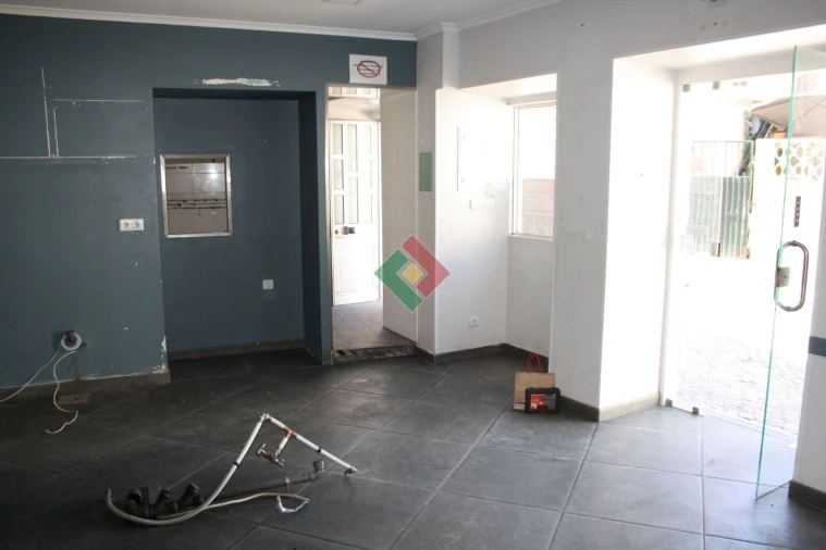 Prédio para Venda em Camarate, Unhos e Apelação Foto 3