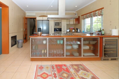 Moradia T4 para Venda em Quarteira