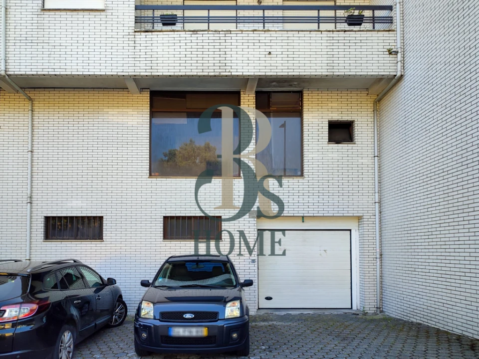 Loja para Venda em Santa Marinha e São Pedro da Afurada Foto 1