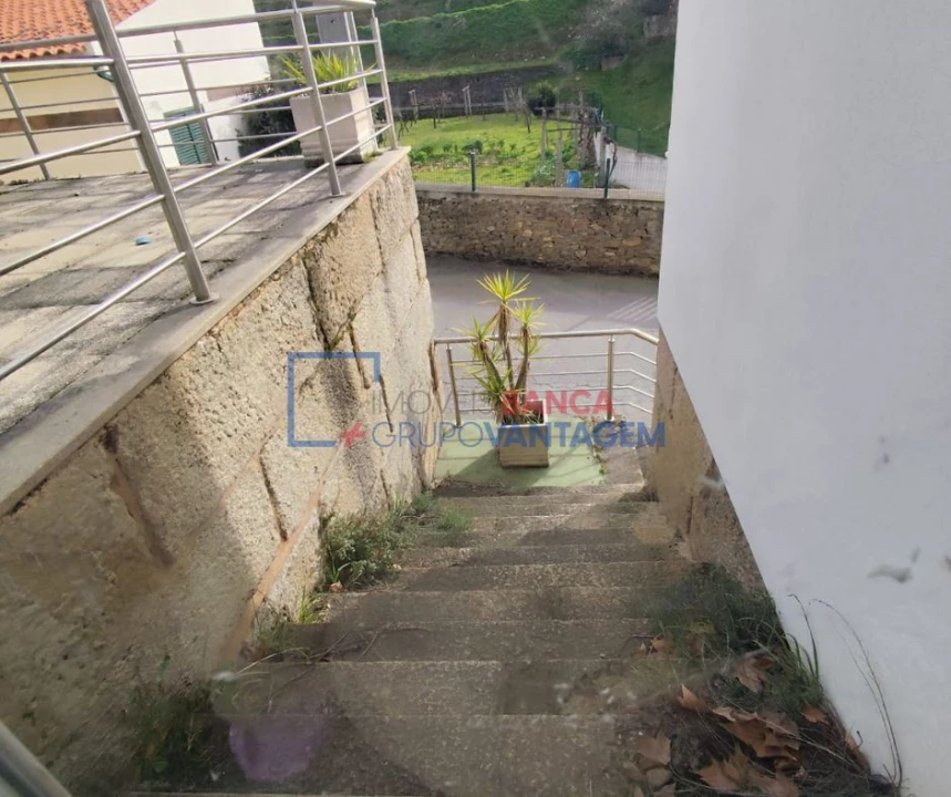 Loja para Venda em Vila Nova de Foz Côa Foto 11