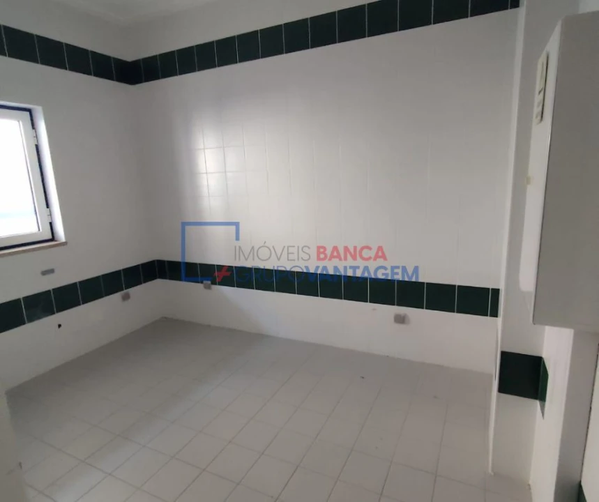 Loja para Venda em Vila Nova de Foz Côa Foto 16