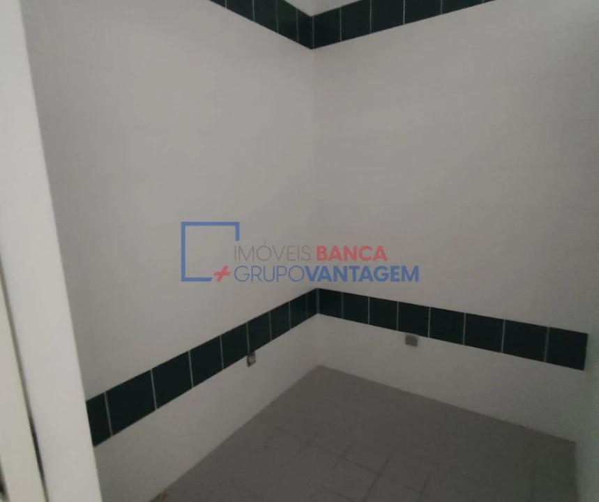 Loja para Venda em Vila Nova de Foz Côa Foto 18