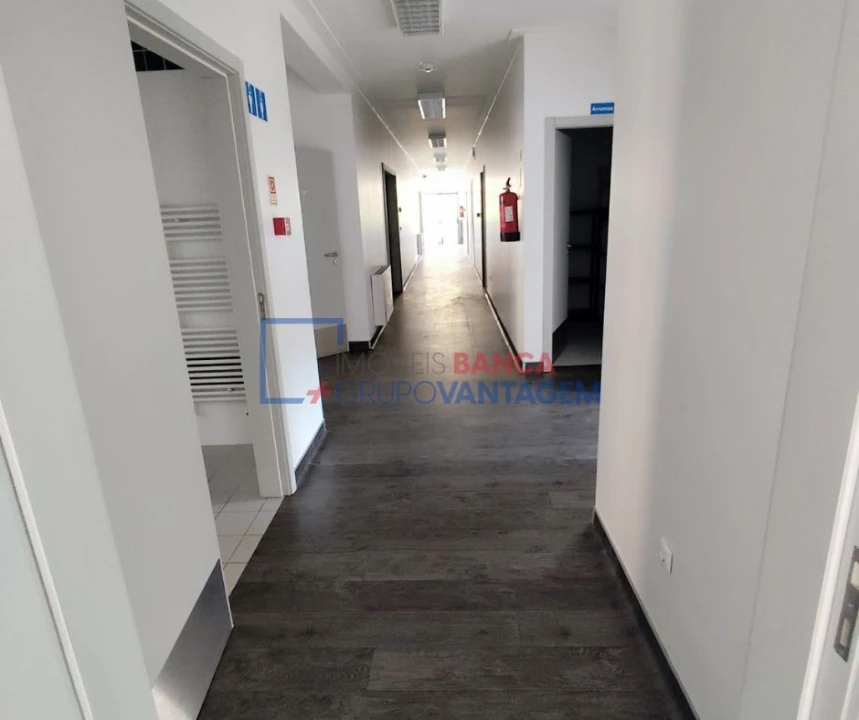 Loja para Venda em Vila Nova de Foz Côa Foto 24