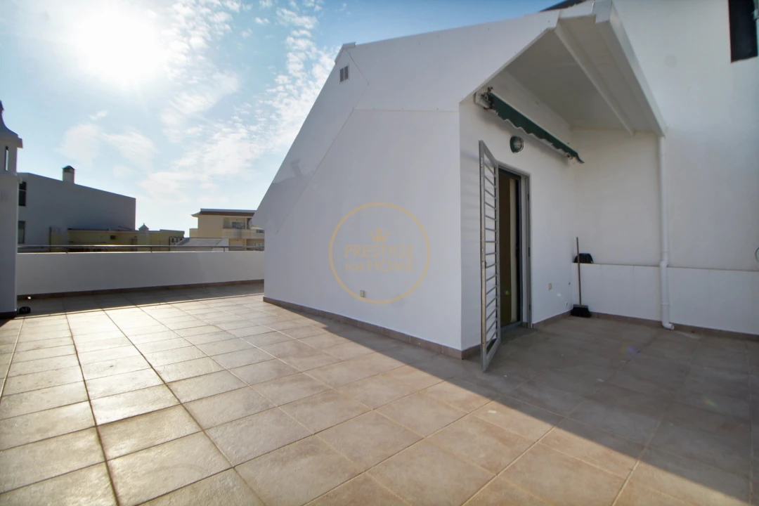 Apartamento T2 para Arrendamento em Quarteira Foto 10