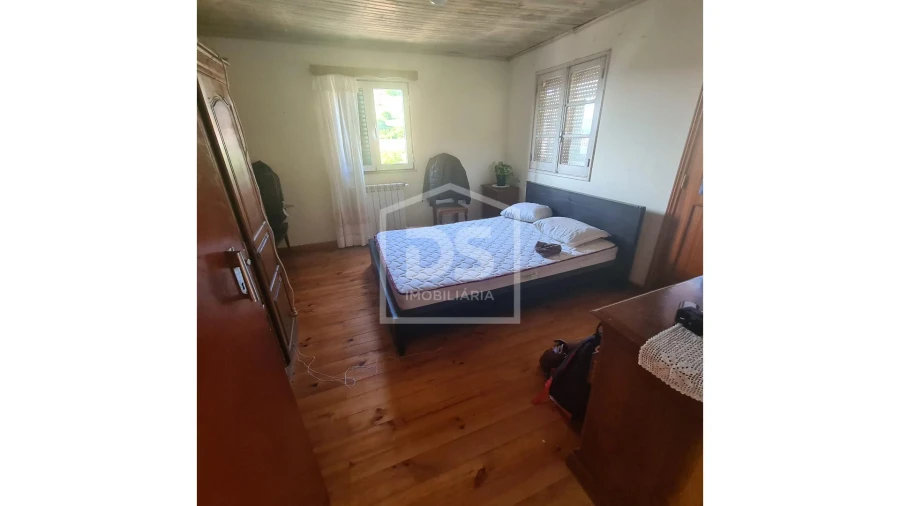 Moradia T3 para Venda em Queimadela Foto 1