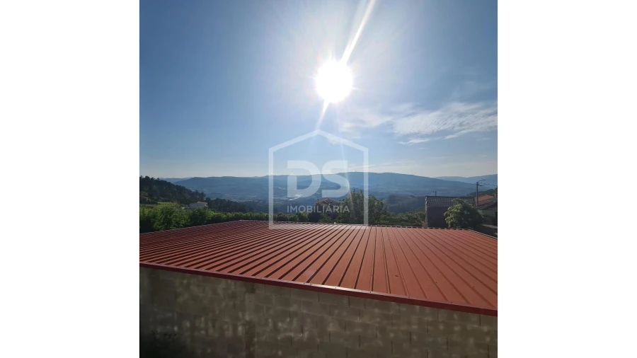 Moradia T3 para Venda em Queimadela Foto 3