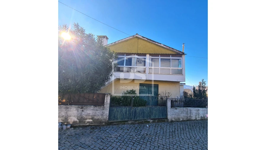 Moradia T3 para Venda em Queimadela Foto 8