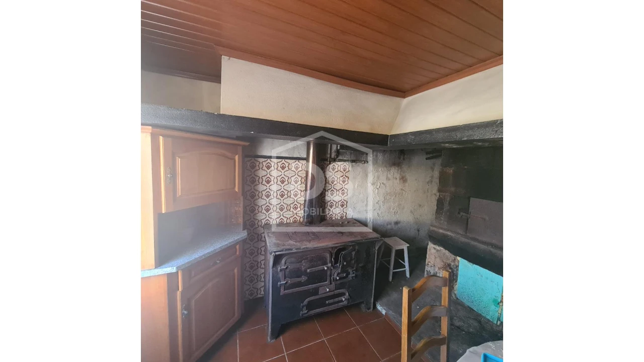 Moradia T3 para Venda em Queimadela Foto 9