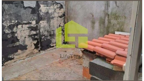 Moradia T4 para Venda em Sé, Santa Maria e Meixedo