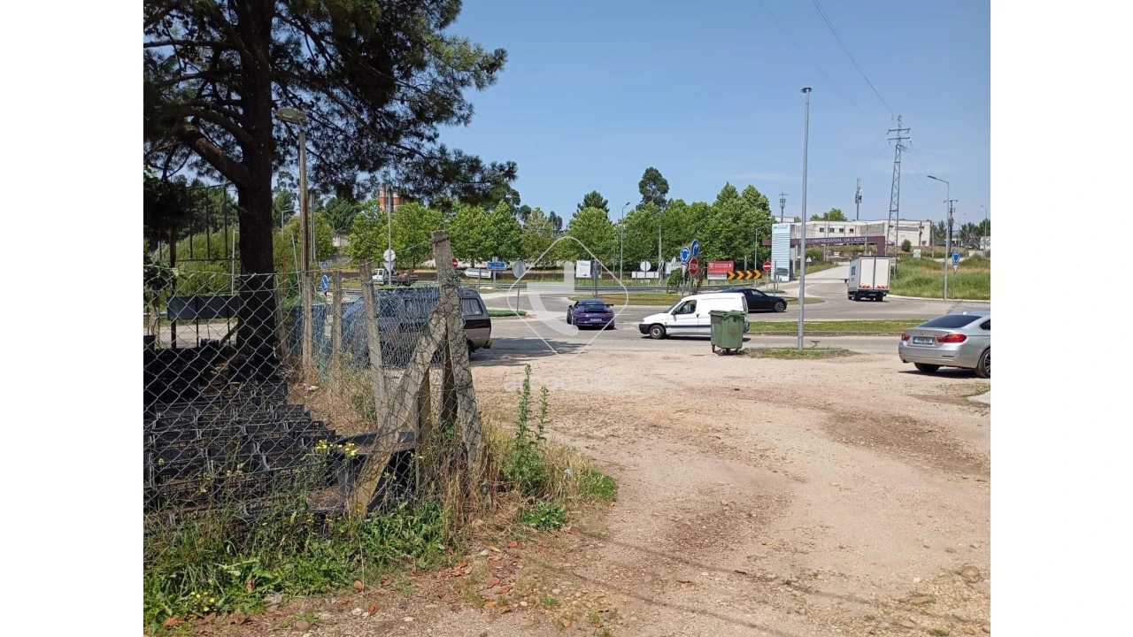 Terreno para Venda em Mazedo e Cortes Foto 3