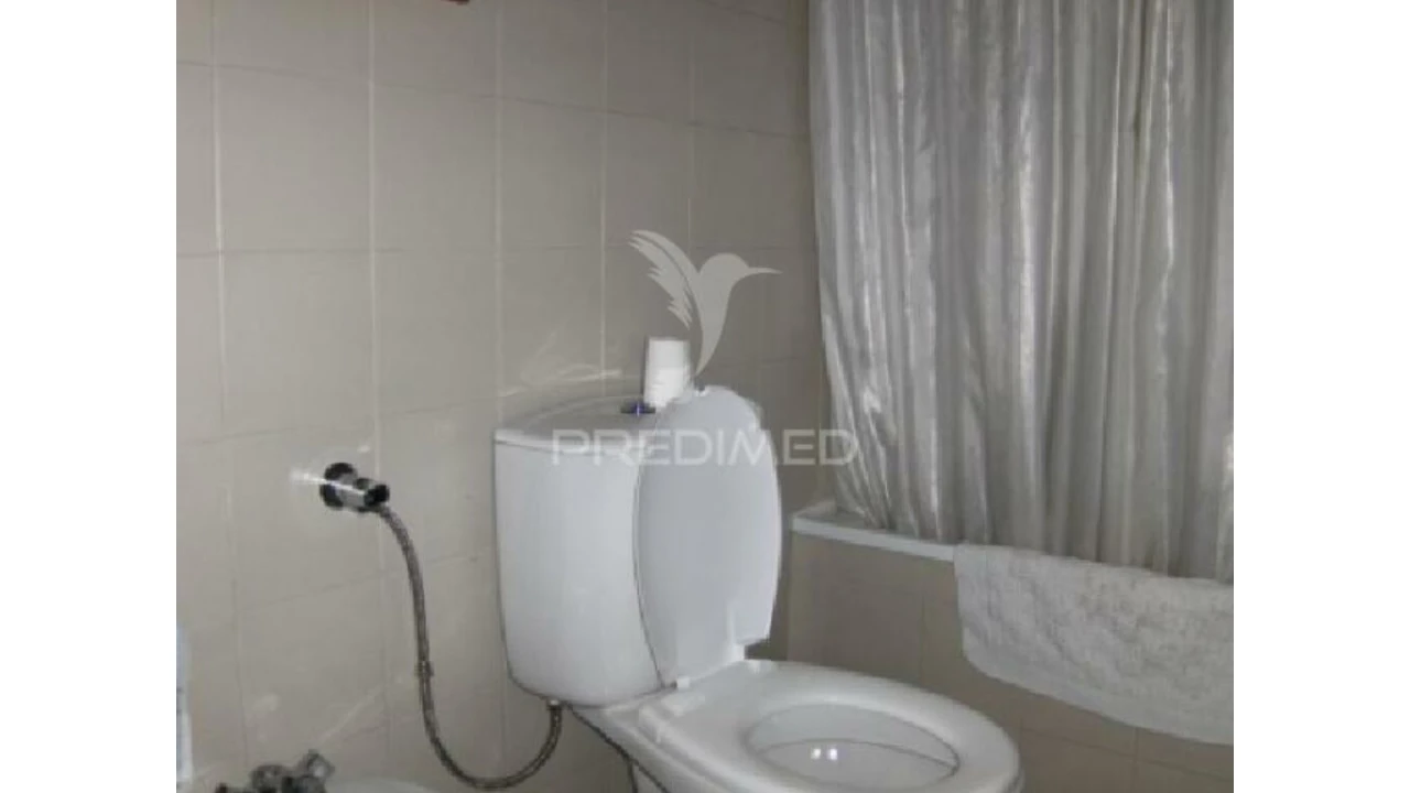 Apartamento T4 para Venda em Águas Livres Foto 9