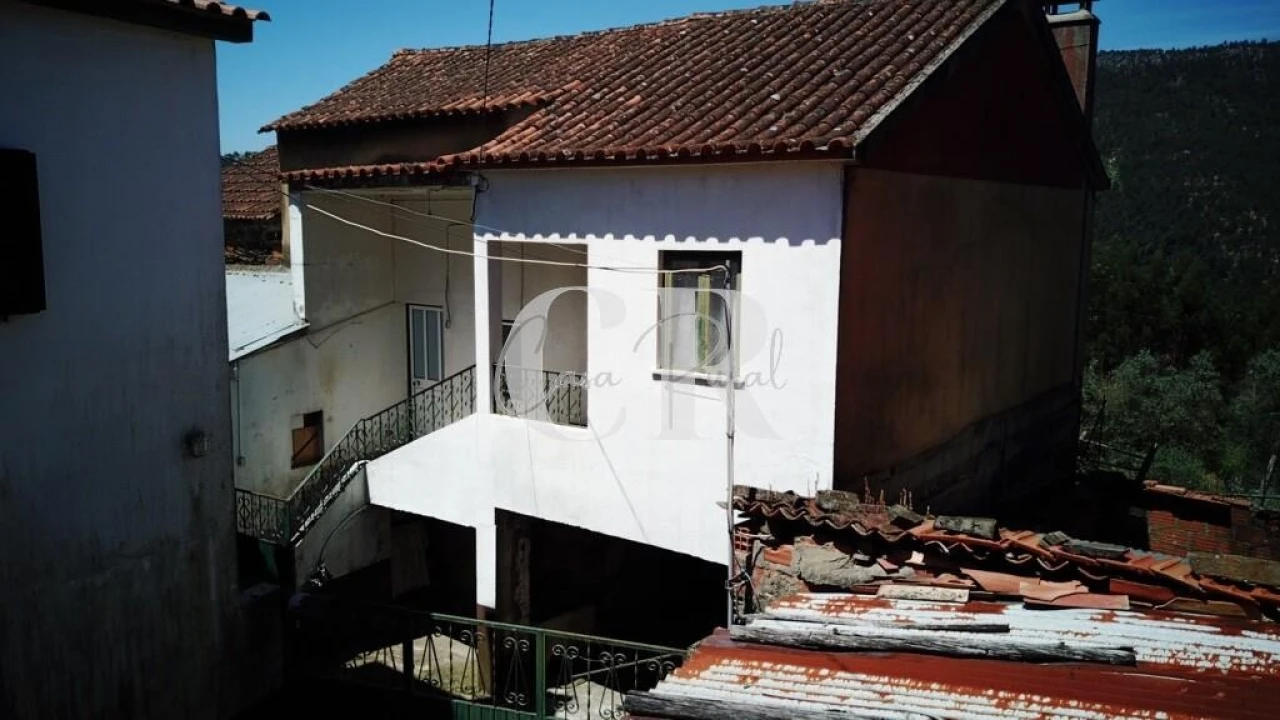 Moradia T2 para Venda em Aguda Foto 3