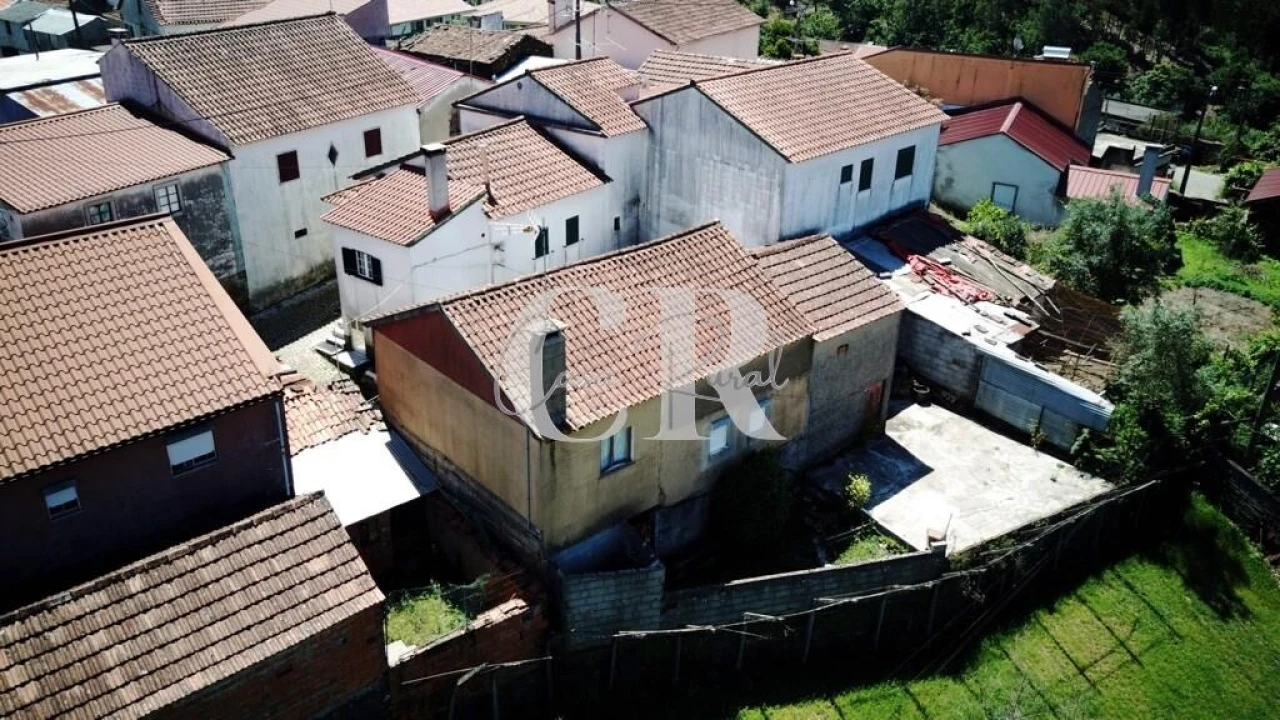 Moradia T2 para Venda em Aguda Foto 2