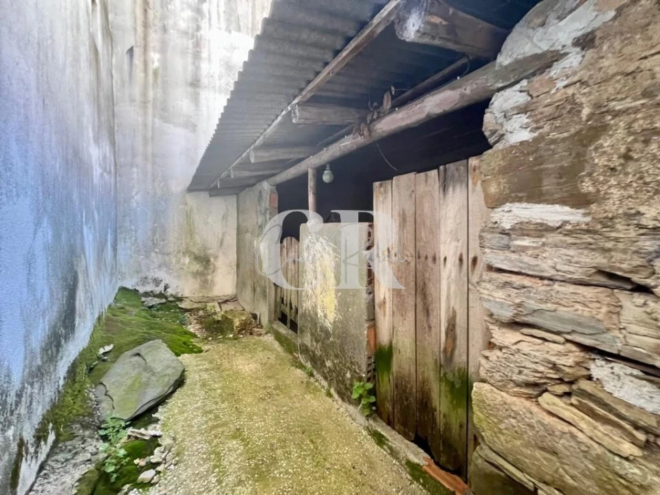 Moradia T2 para Venda em Aguda Foto 5