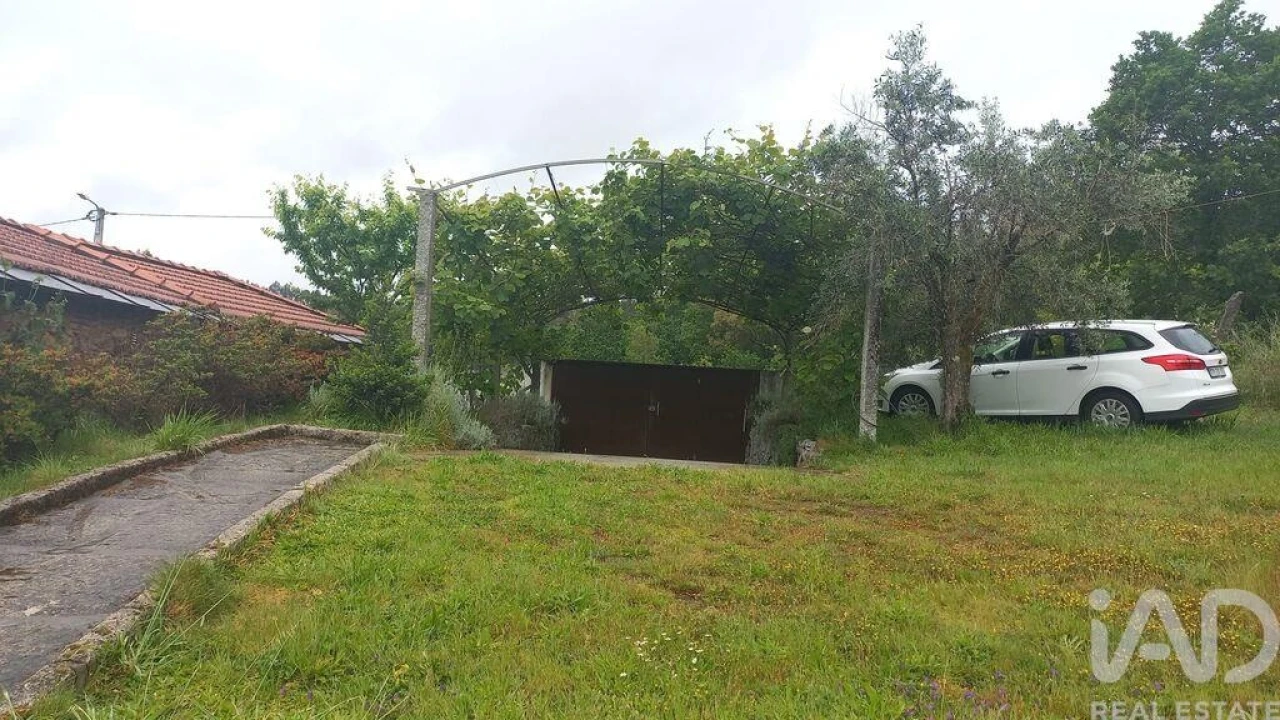 Moradia T6 para Venda em Real Foto 28