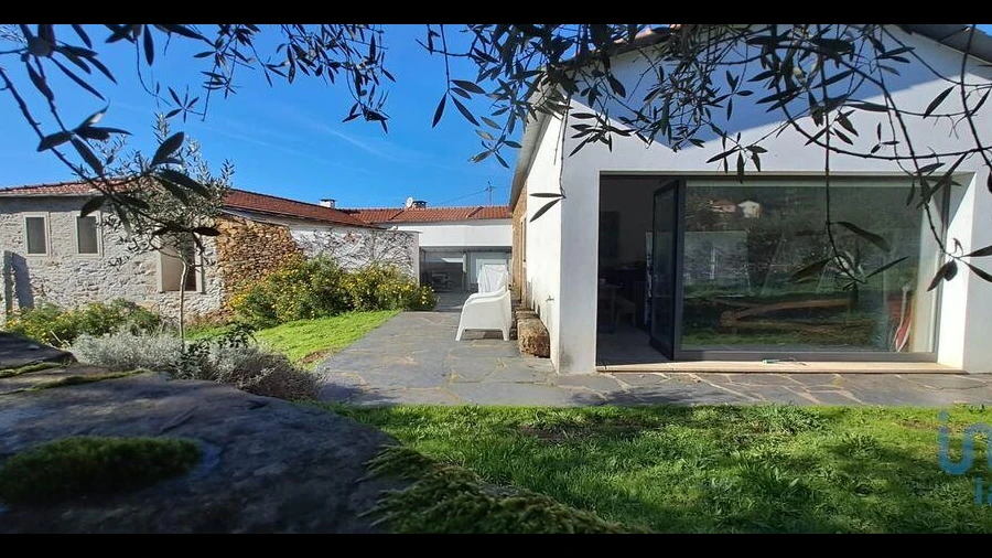 Moradia T6 para Venda em Real