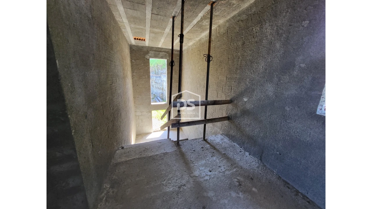 Moradia T0 para Venda em Ferreiros de Avões Foto 2