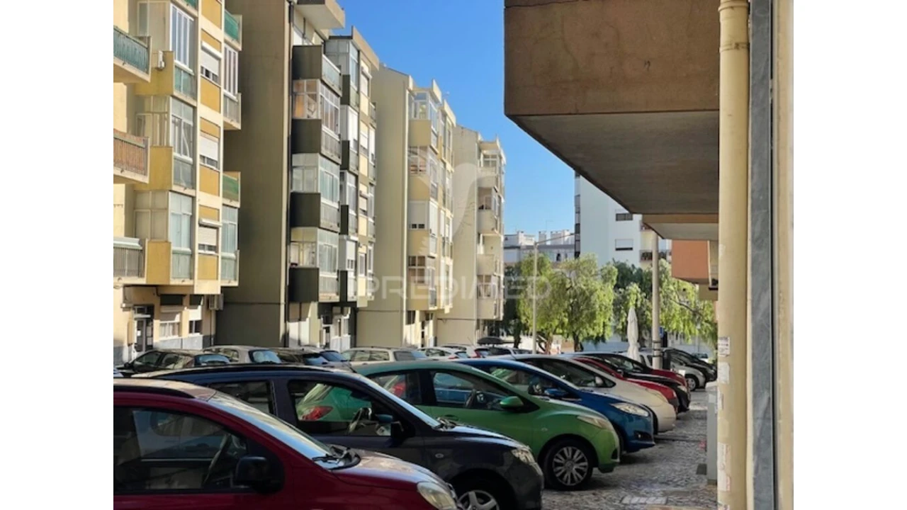 Loja para Venda em Seixal, Arrentela e Aldeia de Paio Pires Foto 3