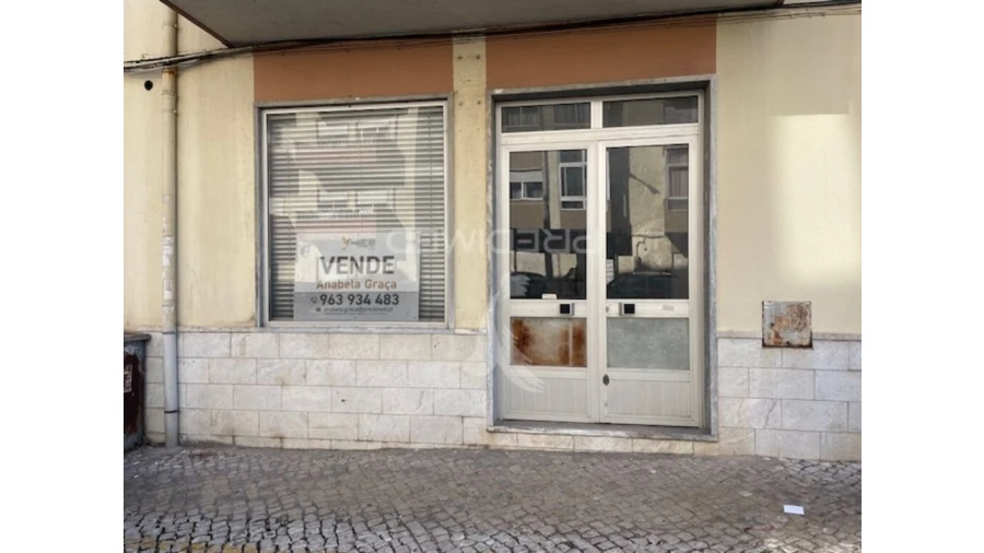 Loja para Venda em Seixal, Arrentela e Aldeia de Paio Pires Foto 1