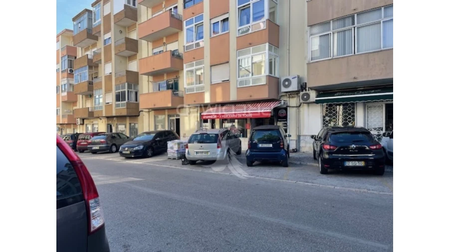 Loja para Venda em Seixal, Arrentela e Aldeia de Paio Pires Foto 2