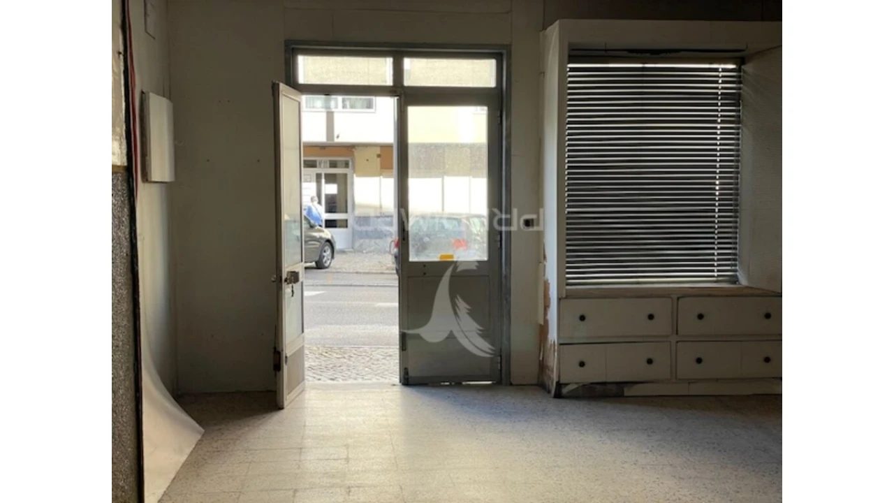 Loja para Venda em Seixal, Arrentela e Aldeia de Paio Pires Foto 5