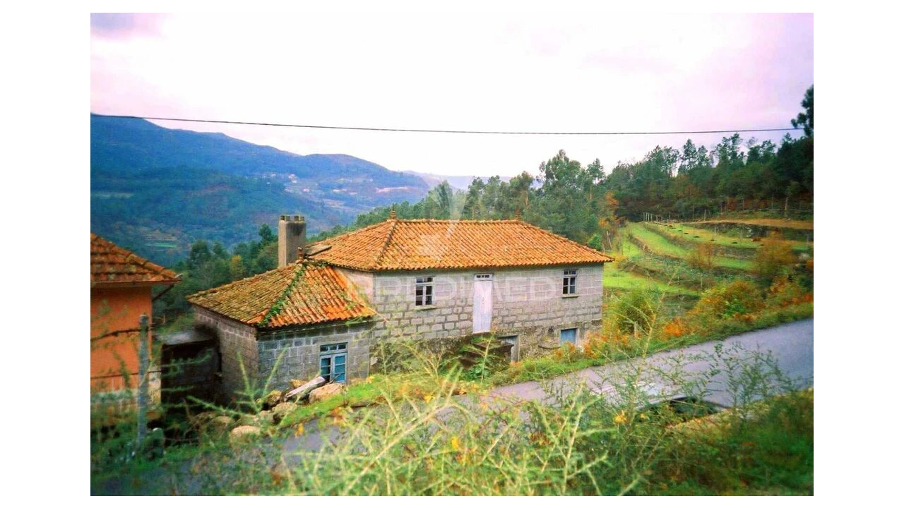 Moradia T3 para Venda em Sande, Vilarinho, Barros e Gomide Foto 1