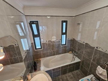 Moradia T3 para Venda em Arco da Calheta