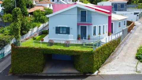 Moradia T3 para Venda em Arco da Calheta