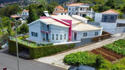 Moradia T3 para Venda em Arco da Calheta