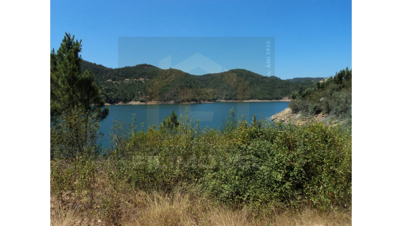 Terreno para Venda em Vila de Rei Foto 1
