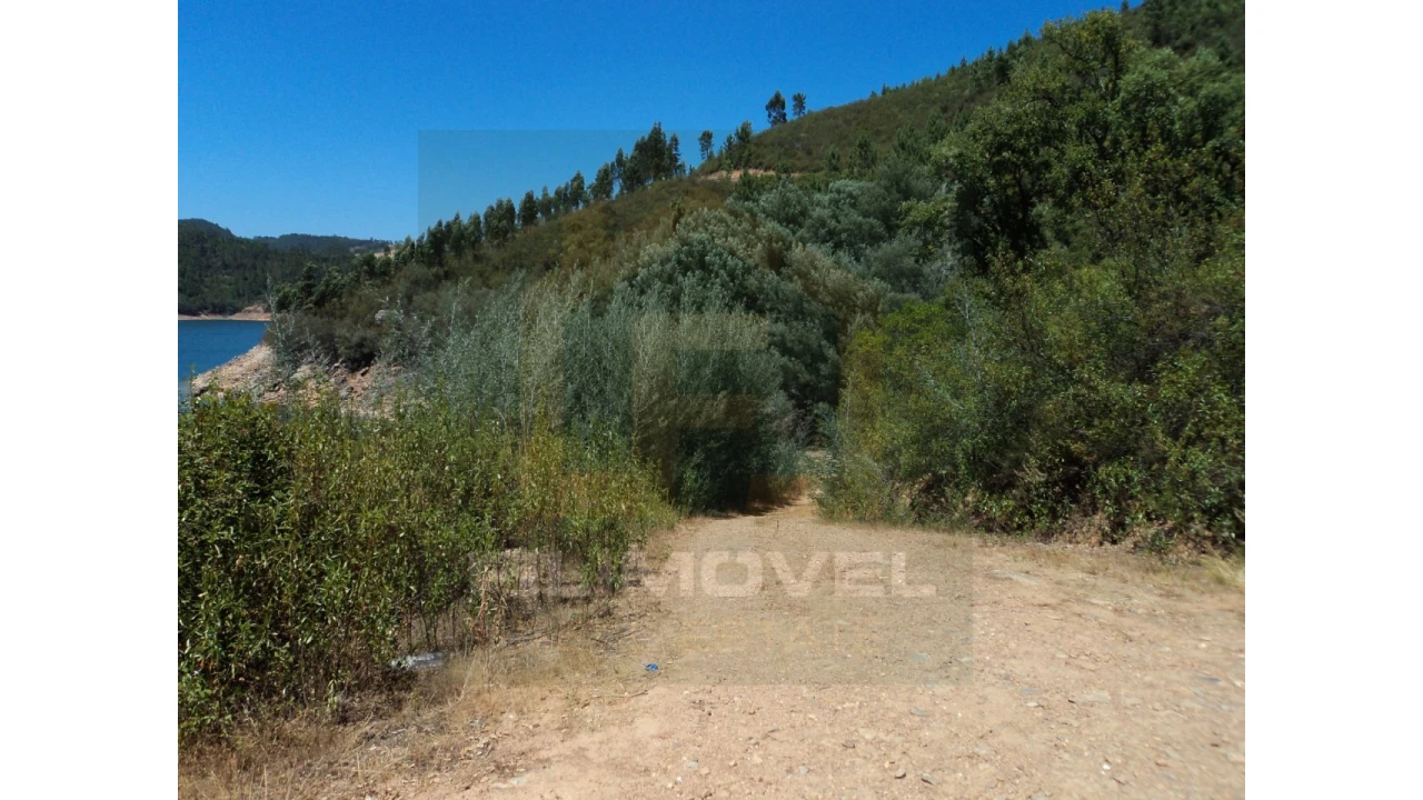 Terreno para Venda em Vila de Rei Foto 3