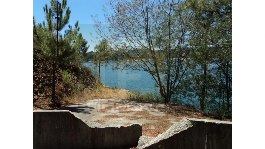 Terreno para Venda em Vila de Rei Foto 2