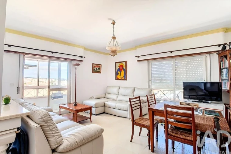 Apartamento T2 para Venda em Algueirão-Mem Martins Foto 2