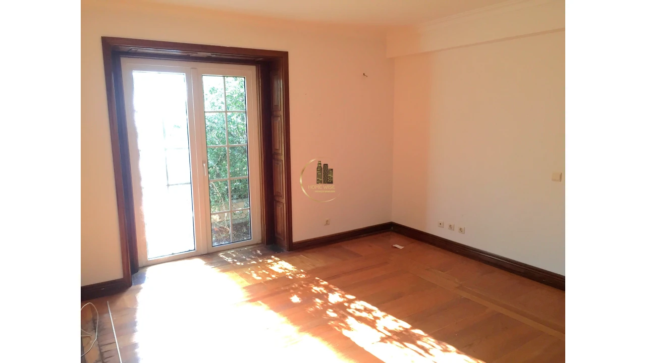 Moradia T5 para Venda em Agualva e Mira-Sintra Foto 13