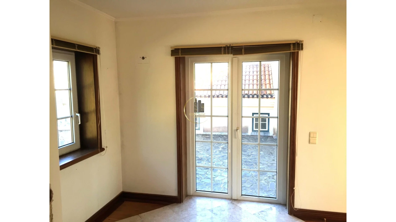 Moradia T5 para Venda em Agualva e Mira-Sintra Foto 8