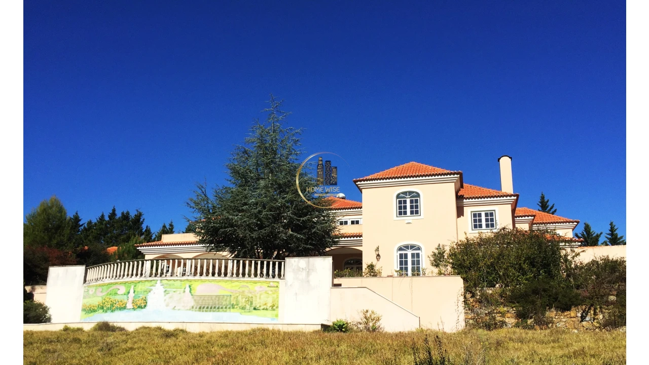 Moradia T5 para Venda em Agualva e Mira-Sintra Foto 3