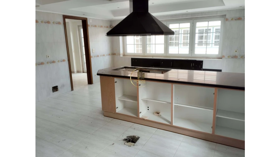 Moradia T5 para Venda em Agualva e Mira-Sintra Foto 28