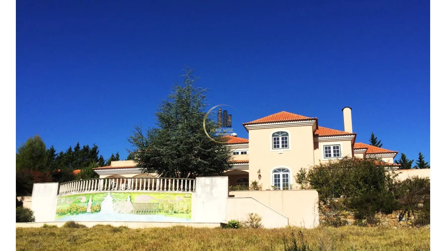 Moradia T5 para Venda em Agualva e Mira-Sintra Foto 3