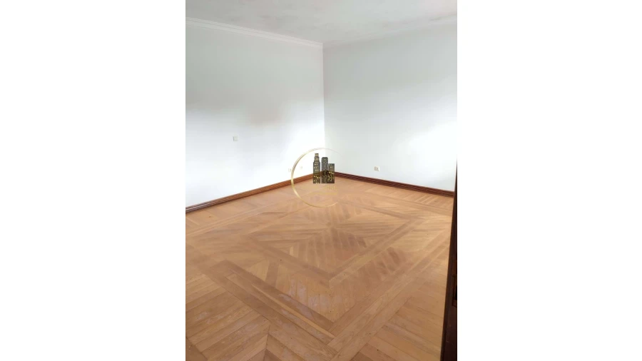 Moradia T5 para Venda em Agualva e Mira-Sintra Foto 16